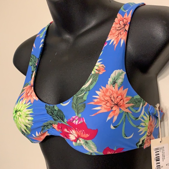 Tori Praver Swimwear Other - 🔥New Blue Floral gorgeous bikini top